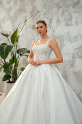 Kare Yaka Prenses Gelinlik